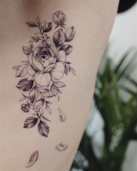 costillas tatuajes sexis para mujer|Tatuajes en las costillas delicados para mujeres